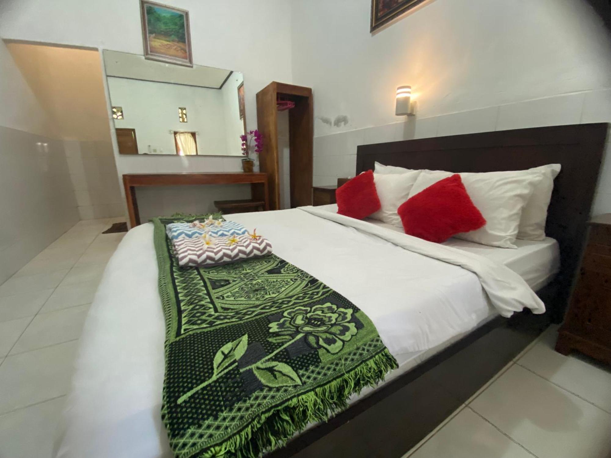 My Art Hostel Batununggul Buitenkant foto