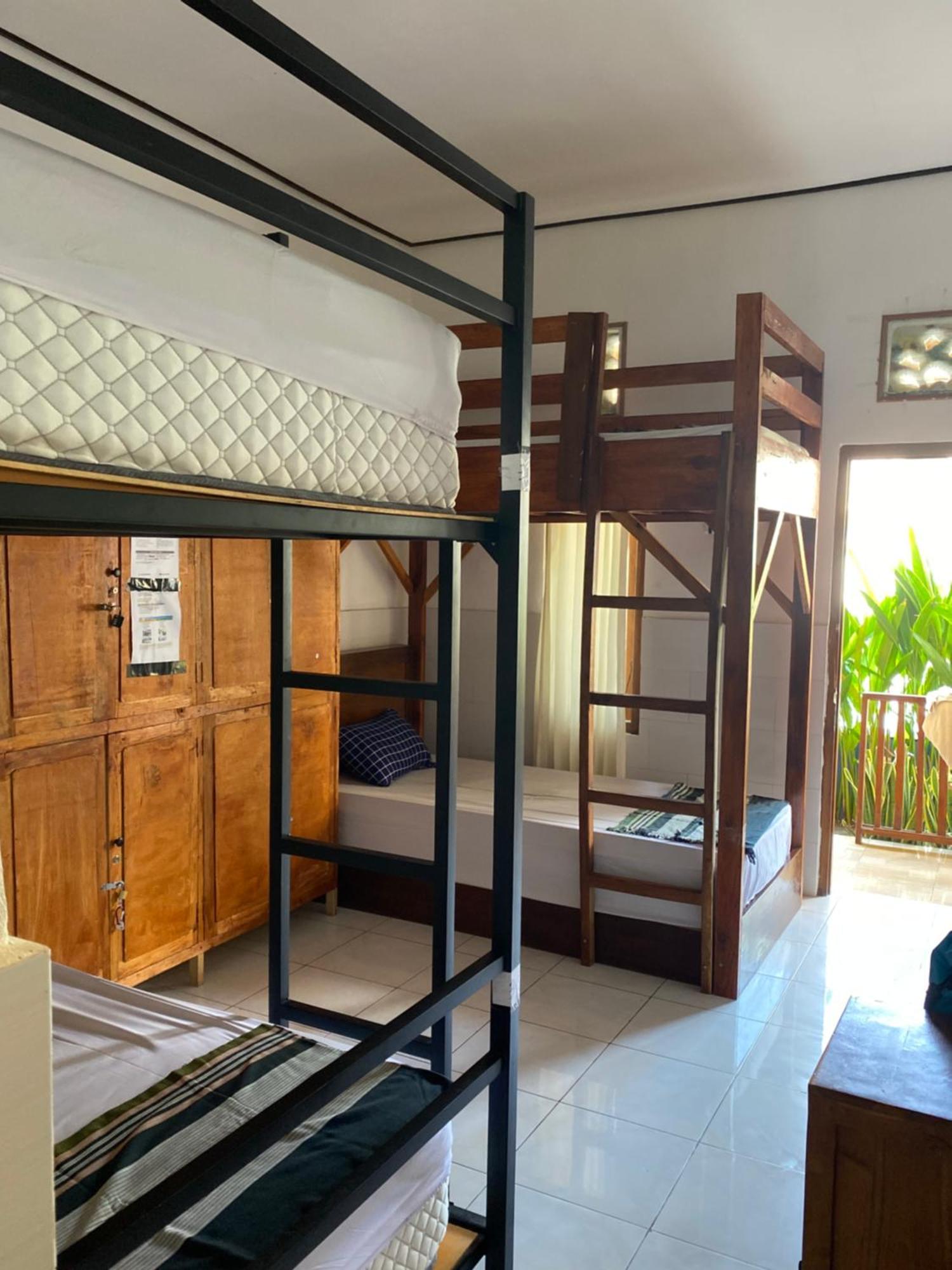 My Art Hostel Batununggul Buitenkant foto